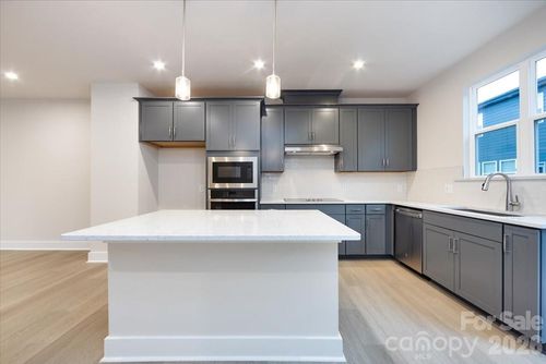 6012 Pivot Ct, Charlotte, NC, 28205-8024 | Card Image