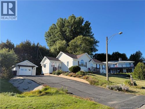 35 Cote Bleu Dr, Bathurst, NB, E2A3G1 | Card Image