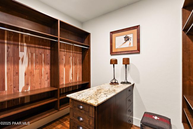 Primary Closet | Image 67