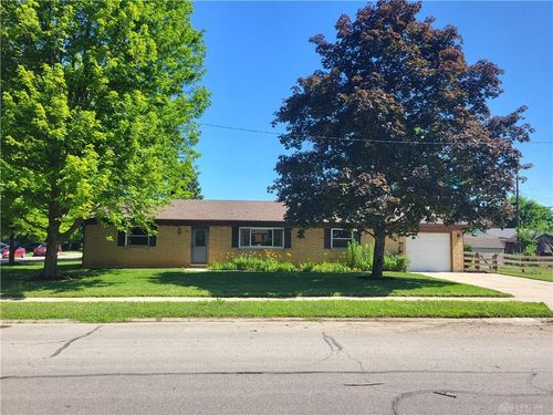 125 Mark Ln, Fairborn, OH, 45324-2520 | Card Image