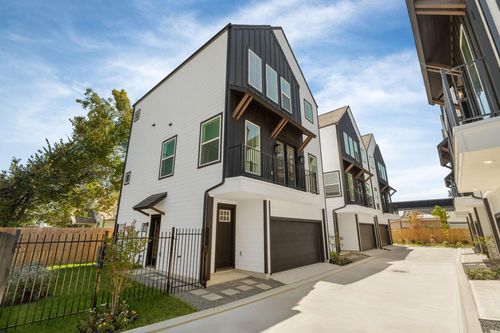 a-719 Thornton Rd, Houston, TX, 77018-2109 | Card Image