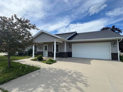 813 Parkside Lane, Charles City, IA, 50616 | Card Image