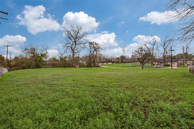 View of yard | Image 7