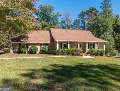 7 Stonehaven Drive, House other with 3 bedrooms, 2 bathrooms and 2 parking in Newnan GA | Image 1