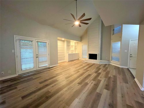 9206 N Allegro St, Houston, TX, 77080-5520 | Card Image