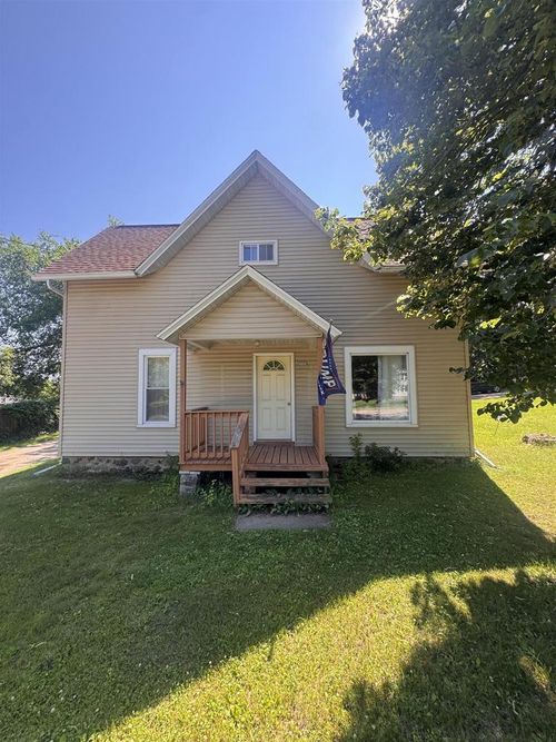 404 S Pine Street, WEYAUWEGA, WI, 54983 | Card Image