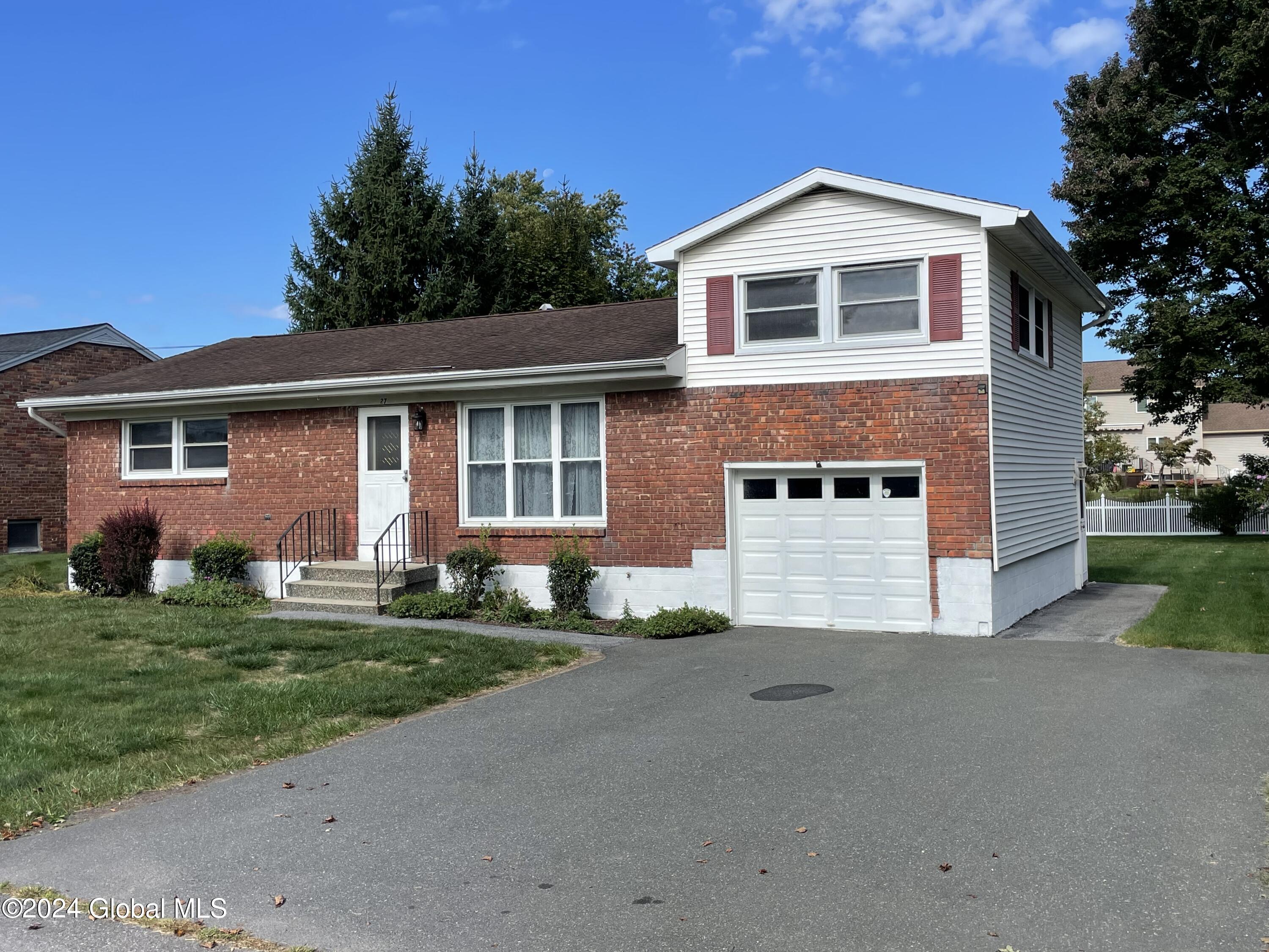Wertman Ln, Albany, NY 12211