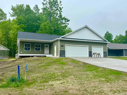 1092 Birmley Estates Dr, Traverse City, MI, 49696-8838 | Card Image