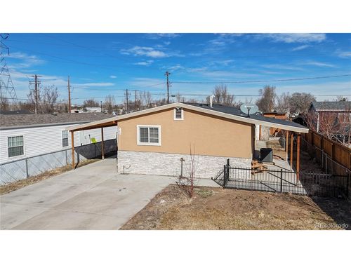703 Locust Ave, Lochbuie, CO, 80603-9770 | Card Image
