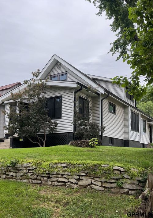702 Hickory Street, Omaha, NE, 68108 | Card Image