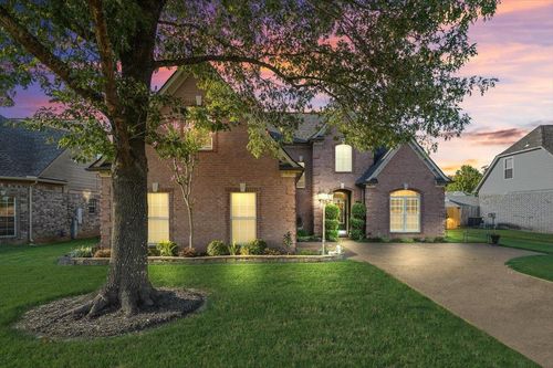 10124 Sutton Ridge Ln, Cordova, TN, 38016-0685 | Card Image