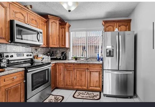 204-2730 W 61st Pl, Hialeah, FL, 33016 | Card Image
