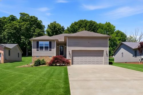 873 Linneth Dr, Hopkinsville, KY, 42240-2749 | Card Image