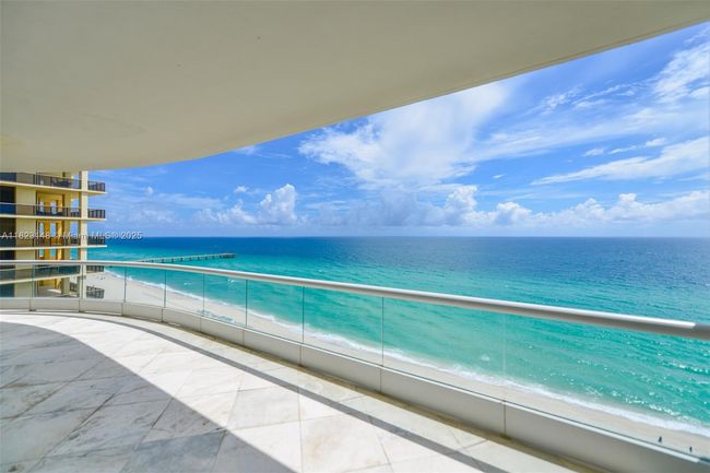 APT-1104 - 16051 Collins Ave, Condo with 4 bedrooms, 7 bathrooms and null parking in Sunny Isles Beach FL | Image 42