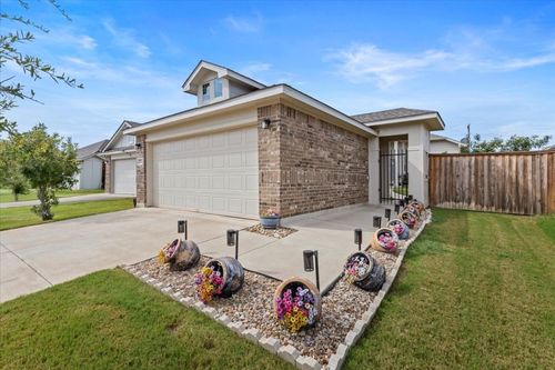214 Driftwood Ln, Bastrop, TX, 78602-2099 | Card Image