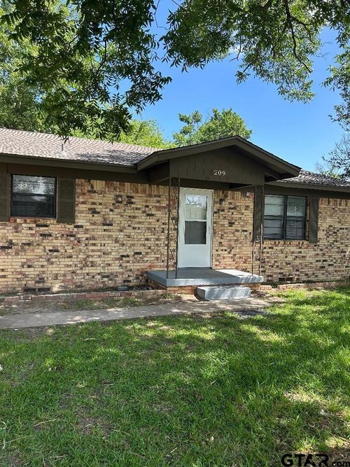 209 W South St, Lindale, TX, 75771-3520 | Card Image