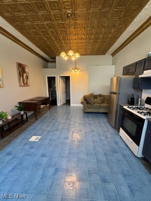 2-3260 W 105th St, Cleveland, OH, 44111-2865 | Card Image