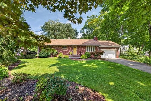 61 Highland Ave, Dartmouth, MA, 02747-1105 | Card Image