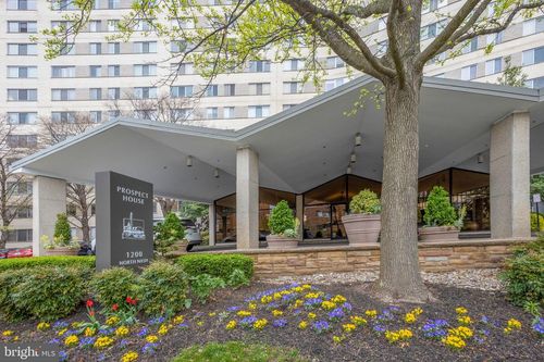 560-1200 N Nash St, ARLINGTON, VA, 22209-3646 | Card Image