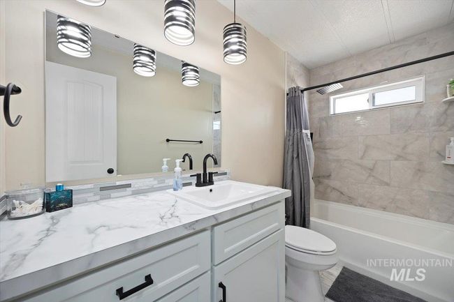 1882 Frontage Rd S, House other with 3 bedrooms, 2 bathrooms and null parking in Wendell ID | Image 17