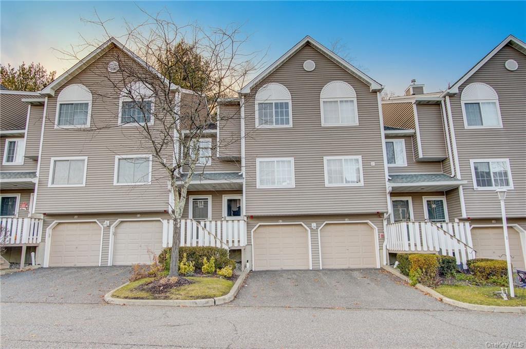 Eagle Ridge Way, Nanuet, NY 10954