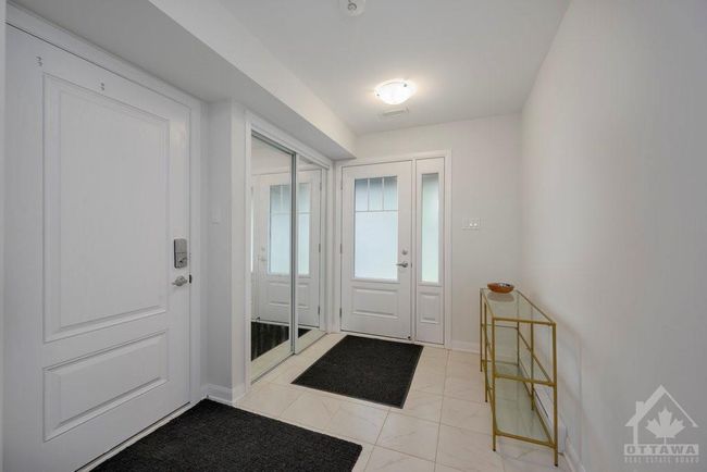 909 Lixnaw Crt, Townhouse with 2 bedrooms, 3 bathrooms and 3 parking in Ottawa ON | Image 4