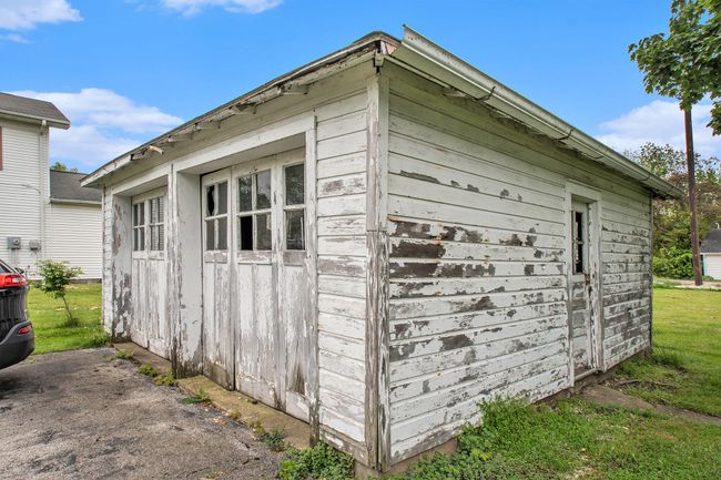 202 Maple St, House other with 3 bedrooms, 1 bathrooms and null parking in Three Oaks MI | Image 17