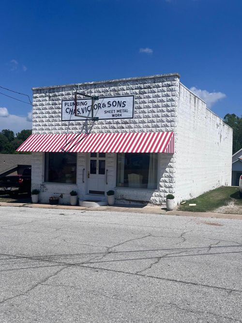 206 W Washington Ave, Ava, MO, 65608-6501 | Card Image
