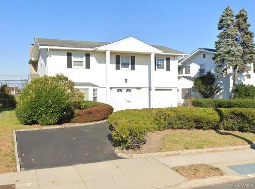 289 Lido Boulevard, Hempstead, NY, 11561 | Card Image