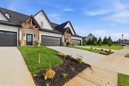 2-1997 Lovingwood Springs Trl, Maryville, TN, 37803-3036 | Card Image