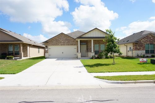 231 Reagor Dr, Taylor, TX, 76574-4537 | Card Image