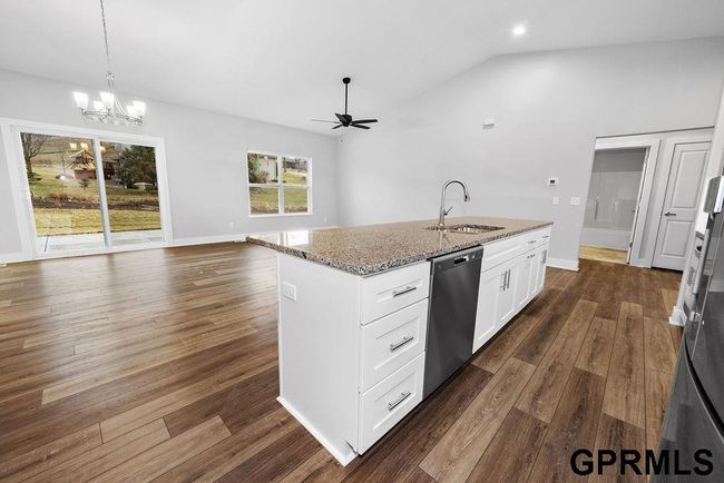 1314 Silver Ln, House other with 3 bedrooms, 2 bathrooms and 3 parking in Crescent IA | Image 10