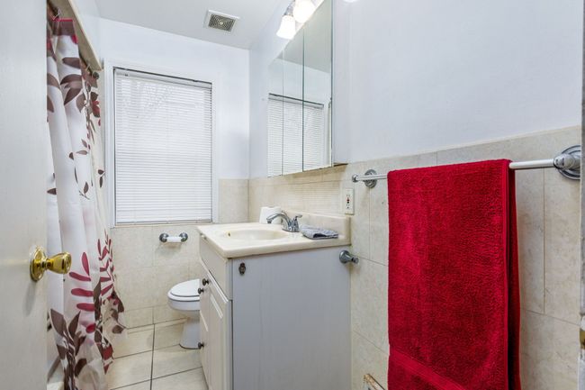 Entry Floor Full Bathroom, Tile Flooring, Bathtub | Image 14