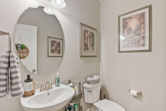 Powder Room | Image 37