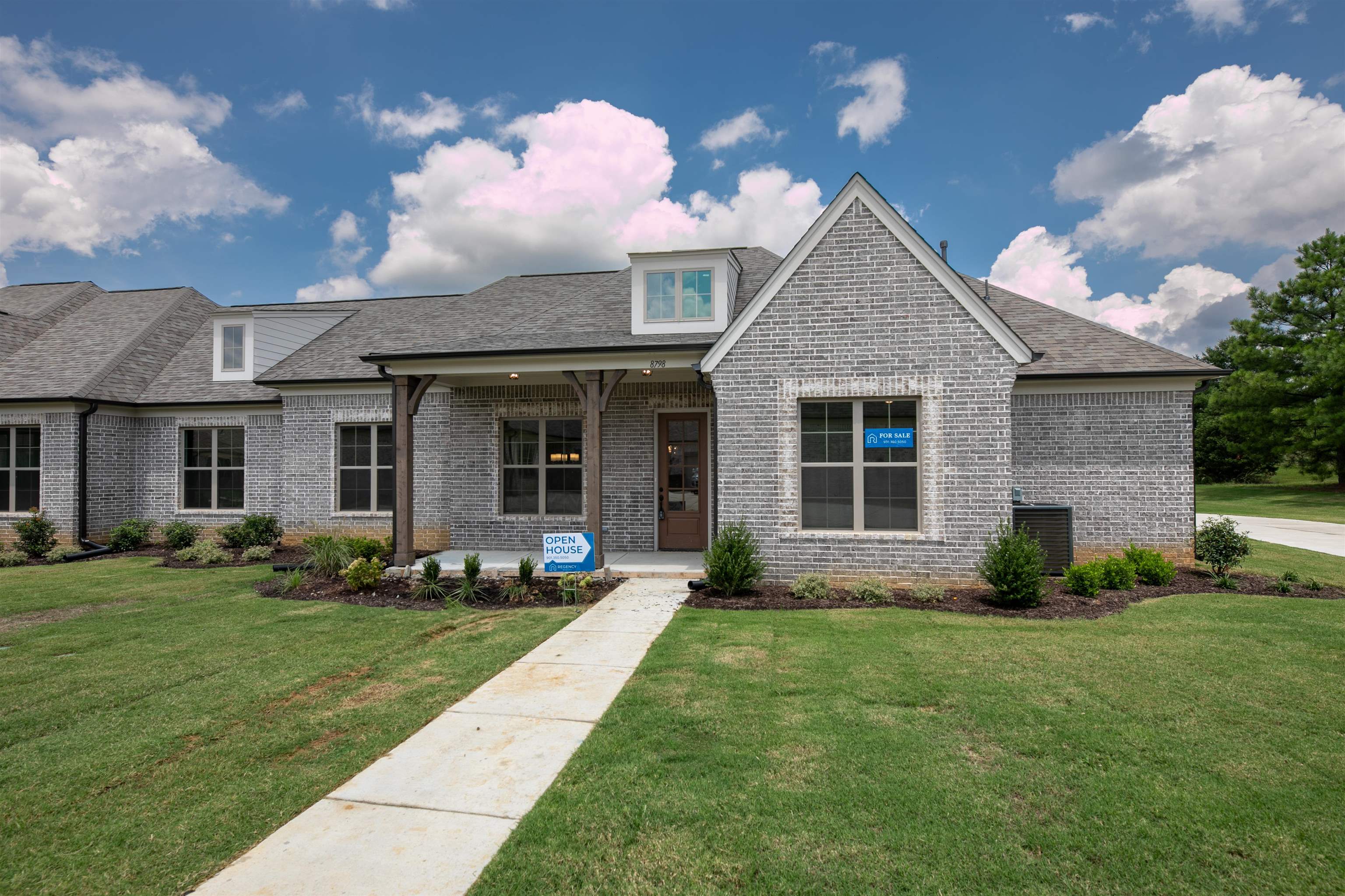 Bedfordshire Dr, Bartlett, TN 38133