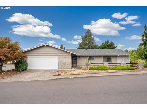 11845 Sw Queen Elizabeth St, King City, OR, 97224-2633 | Card Image