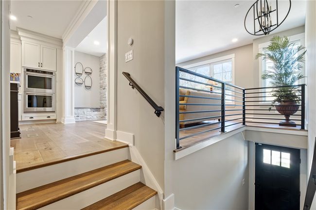 312 Highpointe Dr, Townhouse with 3 bedrooms, 4 bathrooms and 2 parking in Seven Fields PA | Image 4