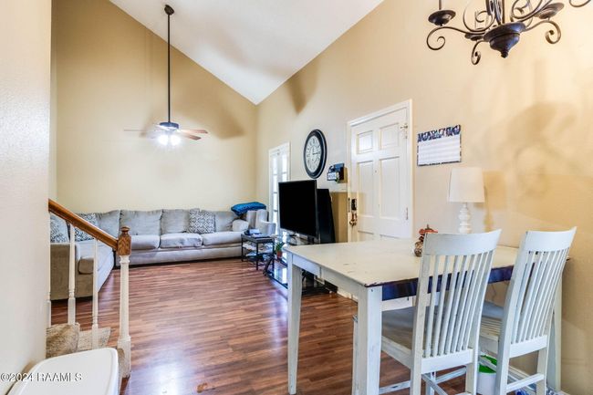 100 Teal Lane | Image 4
