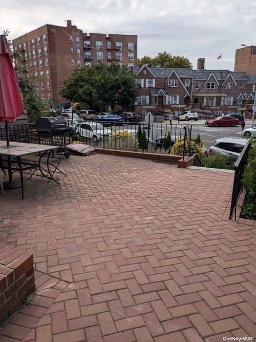 86 Grand Ave, Elmhurst, NY, 11373-4343 | Card Image
