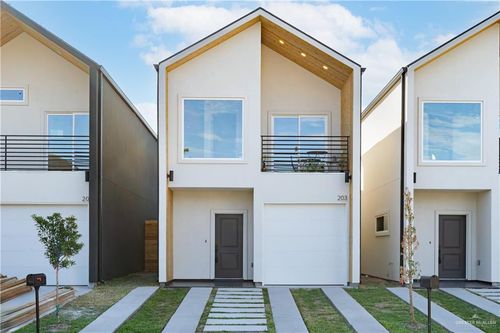 203 N 28th St, McAllen, TX, 78501-7589 | Card Image