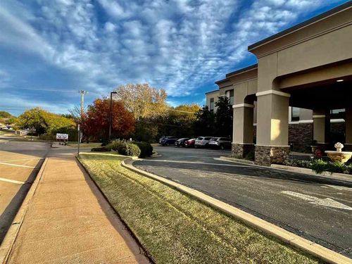 717 E Hall Of Fame Ave, Stillwater, OK, 74075-5449 | Card Image