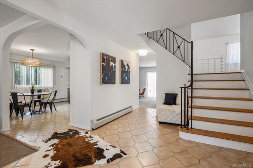 1887 Stanley Dr, Merrick, NY, 11566-5117 | Card Image