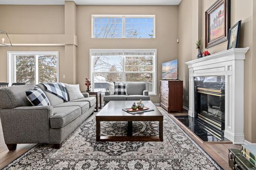 8728 N Bay Dr, Chanhassen, MN, 55317-7624 | Card Image