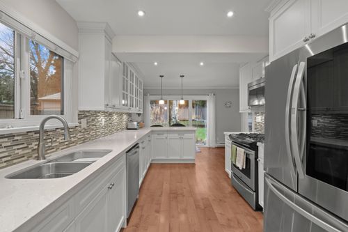 13507 15 Ave, Surrey, BC, V4A5H4 | Card Image