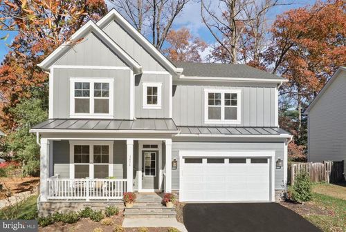 602 Kingsley Rd Sw, VIENNA, VA, 22180-6403 | Card Image