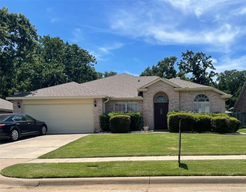 405 Londonderry Ln, Mansfield, TX, 76063-7660 | Card Image