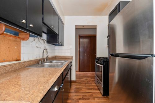 apt-28-2340 186th St, Lansing, IL, 60438-2685 | Card Image