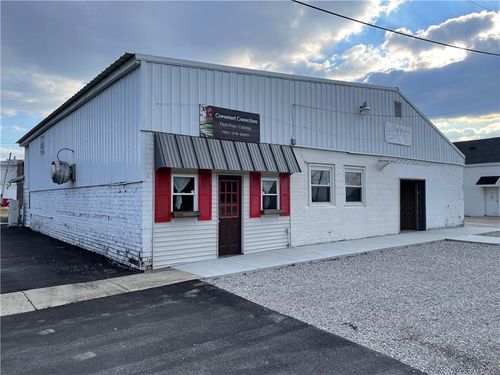5 E Railroad St, Roachdale, IN, 46172-9053 | Card Image