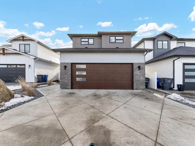 7 Sterling Green Se, Home with 4 bedrooms, 3 bathrooms and 2 parking in Medicine Hat AB | Image 2
