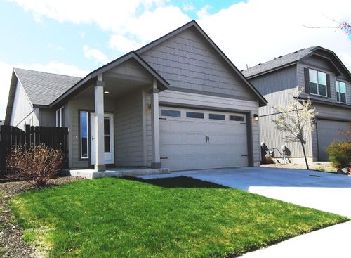 2474 Nw Kingwood Ave, Redmond, OR, 97756-6101 | Card Image